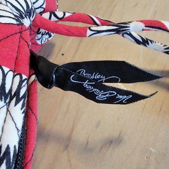 Vera Bradley Tote Purse Red Black White Daisy Dandelion Pull String Side Zip - Picture 3 of 10